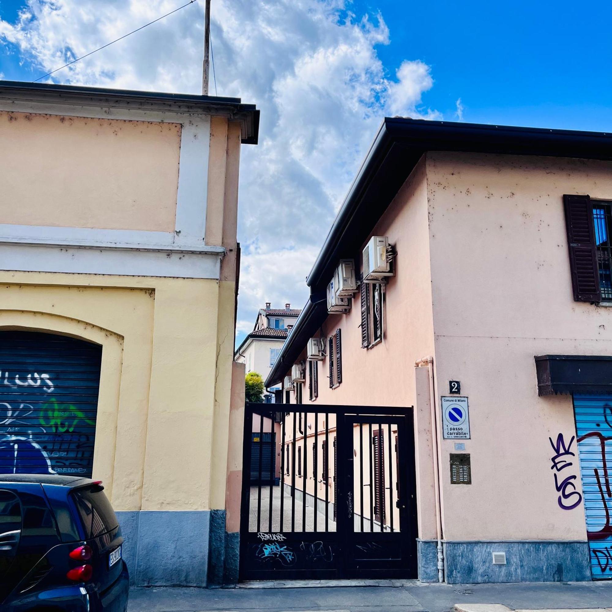 Riverside Loft Navigli - Spacious Two-Bedroom Apartment 米兰 外观 照片