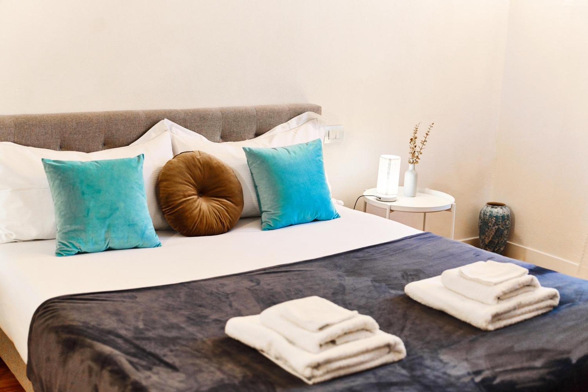 Riverside Loft Navigli - Spacious Two-Bedroom Apartment 米兰 外观 照片